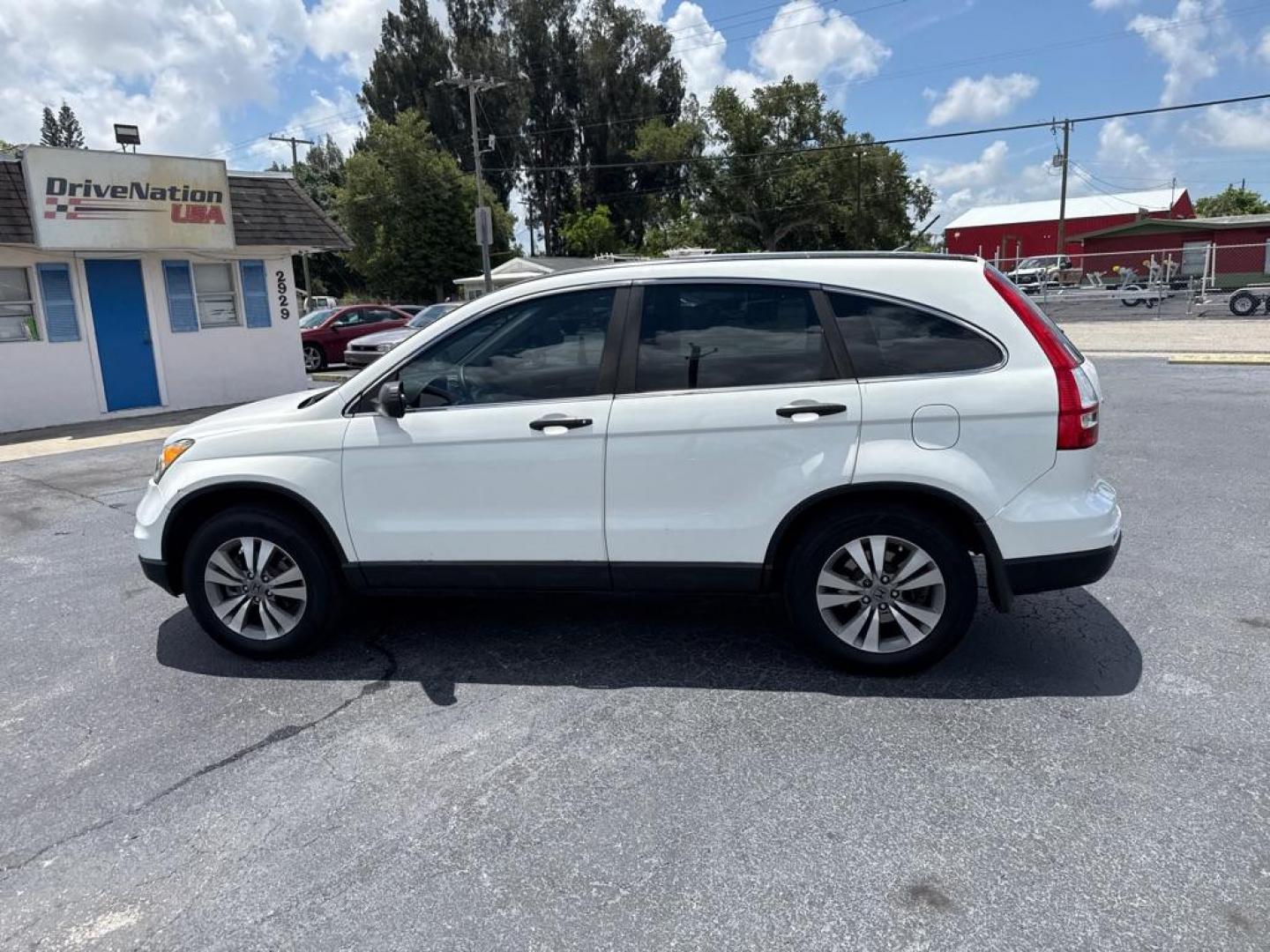 2011 WHITE HONDA CR-V LX (3CZRE3H31BG) with an 2.4L engine, Automatic transmission, located at 2929 9th St. West, Bradenton, 34205, (941) 242-2810, 27.473591, -82.570679 - Thanks for inquring into DriveNation USA! All vehicles listed can be viewed at www.drivenationusa.com for vehicle history reports and additonal info. We cannot quote any terms such as down payments or monthly payments without an application. You can apply directly at www.drivenationusa.com or by con - Photo#4