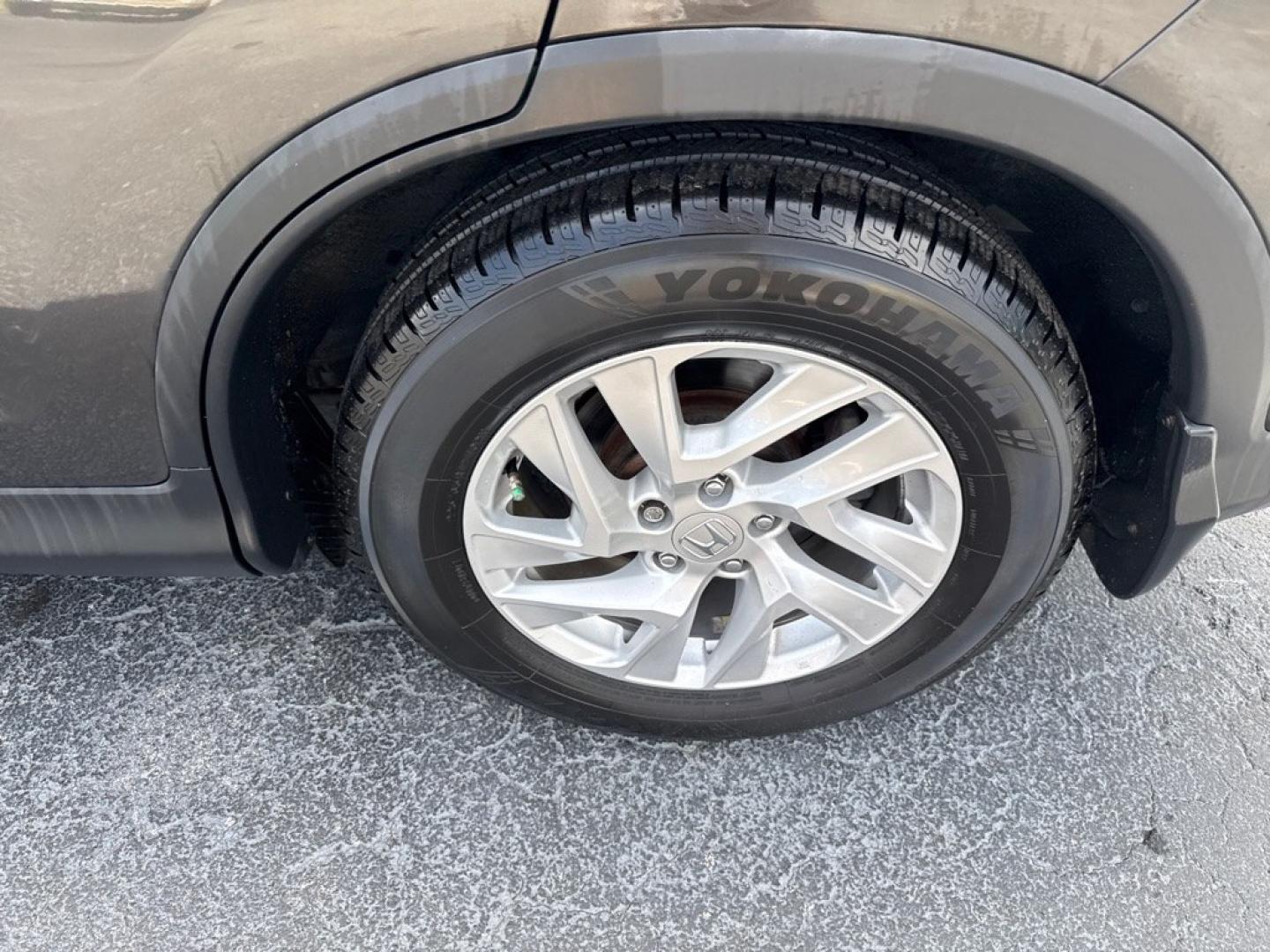 2015 GRAY HONDA CR-V EXL (2HKRM3H70FH) with an 2.4L engine, Continuously Variable transmission, located at 2929 9th St. West, Bradenton, 34205, (941) 242-2810, 27.473591, -82.570679 - Thanks for inquring into DriveNation USA! All vehicles listed can be viewed at www.drivenationusa.com for vehicle history reports and additonal info. We cannot quote any terms such as down payments or monthly payments without an application. You can apply directly at www.drivenationusa.com or by con- Photo#8