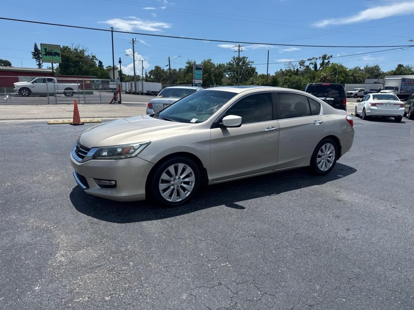 2013 GOLD HONDA ACCORD EXL (1HGCR2F86DA) with an 2.4L engine, Continuously Variable transmission, located at 2929 9th St. West, Bradenton, 34205, (941) 242-2810, 27.473591, -82.570679- Photo#3