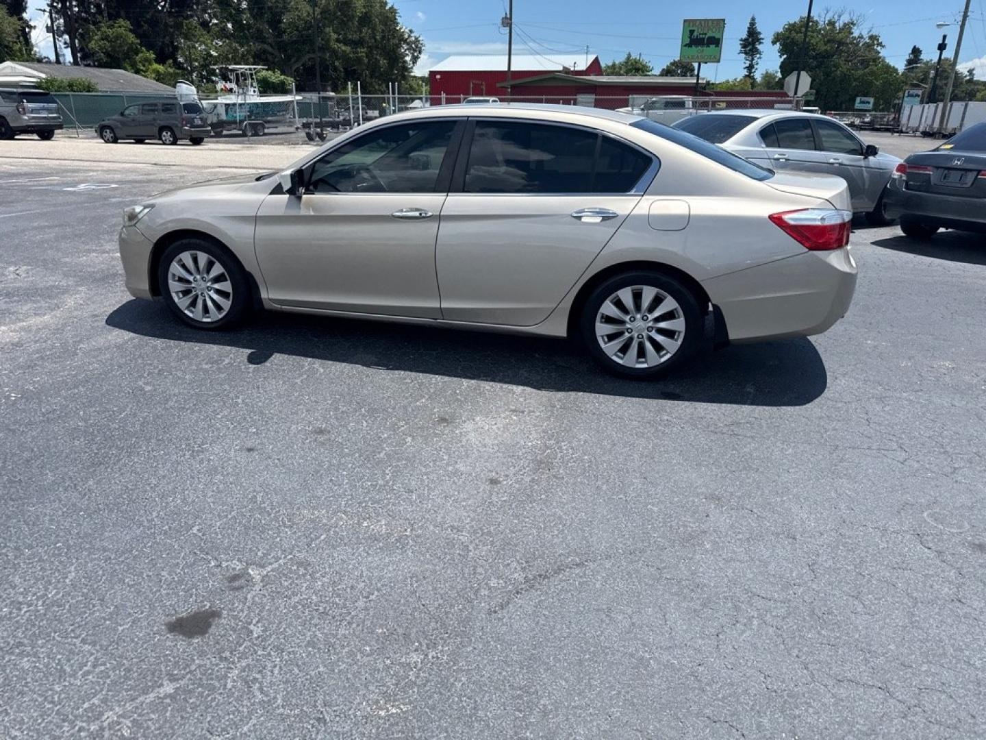 2013 GOLD HONDA ACCORD EXL (1HGCR2F86DA) with an 2.4L engine, Continuously Variable transmission, located at 2929 9th St. West, Bradenton, 34205, (941) 242-2810, 27.473591, -82.570679- Photo#4