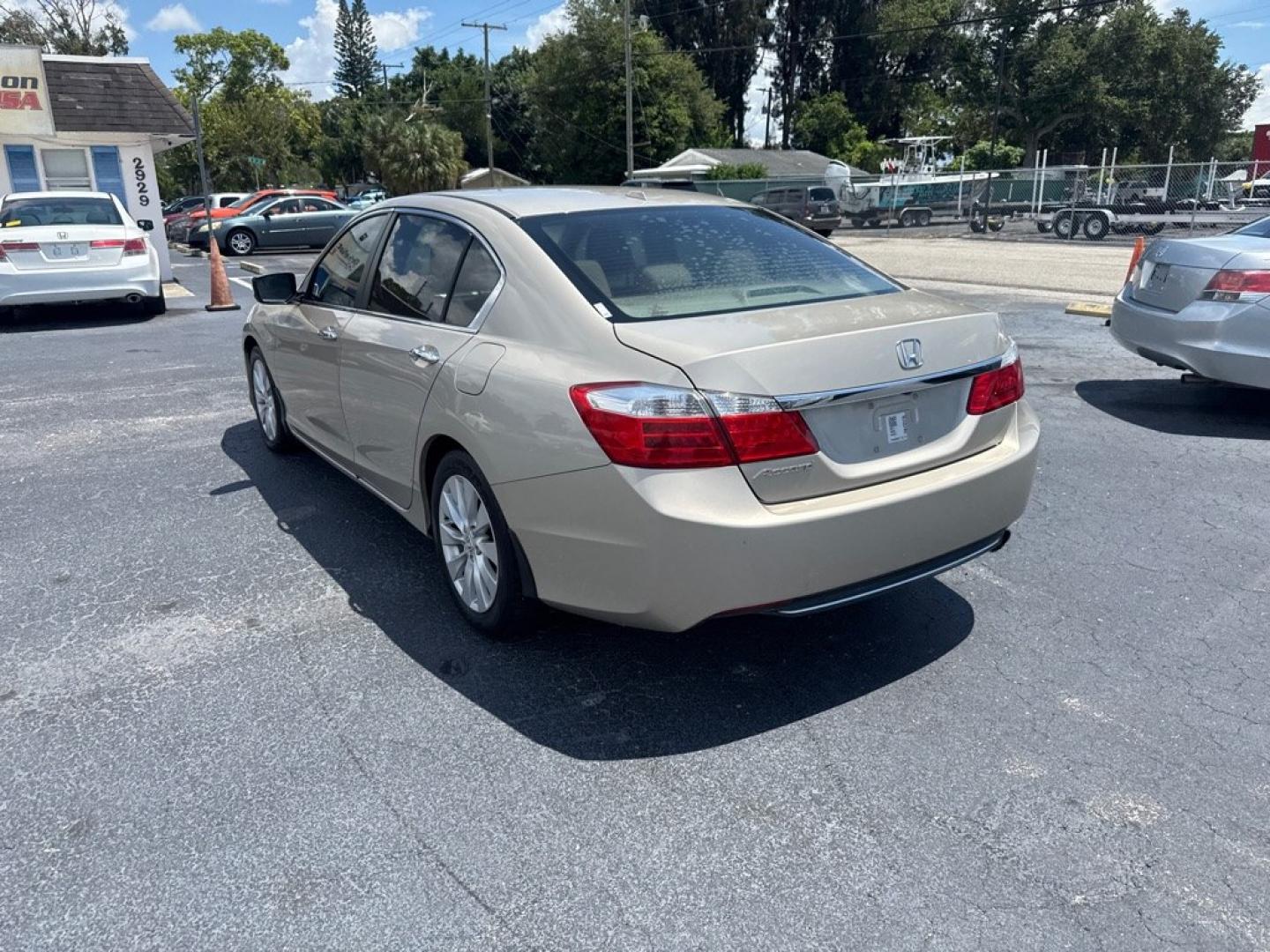 2013 GOLD HONDA ACCORD EXL (1HGCR2F86DA) with an 2.4L engine, Continuously Variable transmission, located at 2929 9th St. West, Bradenton, 34205, (941) 242-2810, 27.473591, -82.570679- Photo#5