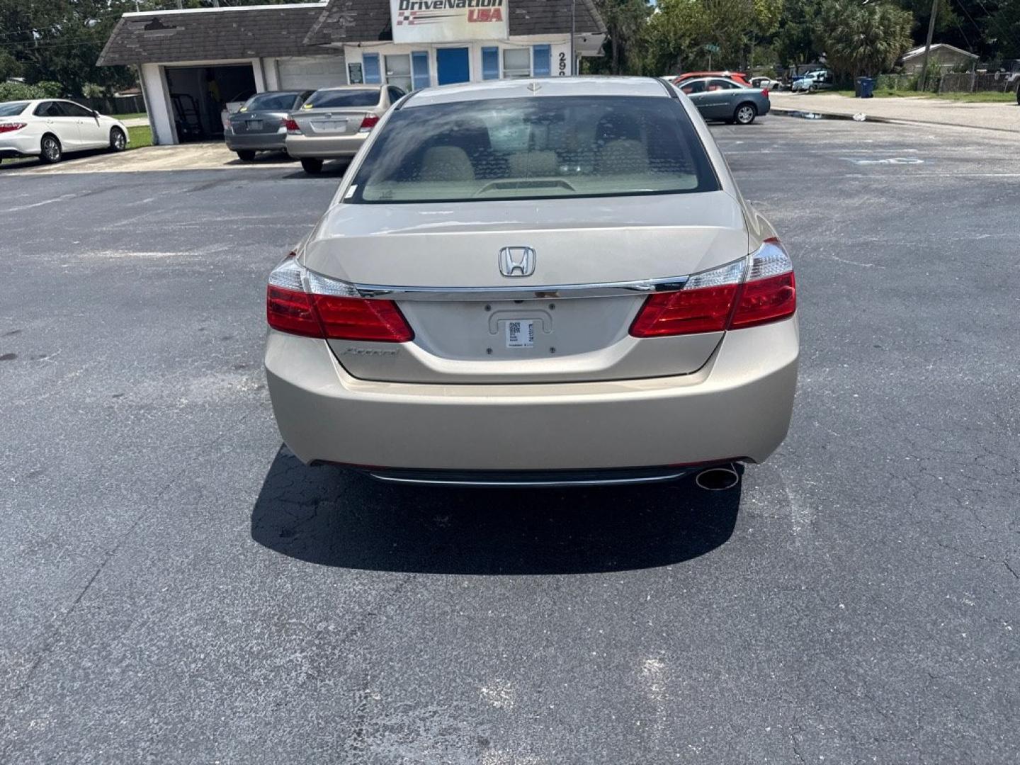 2013 GOLD HONDA ACCORD EXL (1HGCR2F86DA) with an 2.4L engine, Continuously Variable transmission, located at 2929 9th St. West, Bradenton, 34205, (941) 242-2810, 27.473591, -82.570679- Photo#6