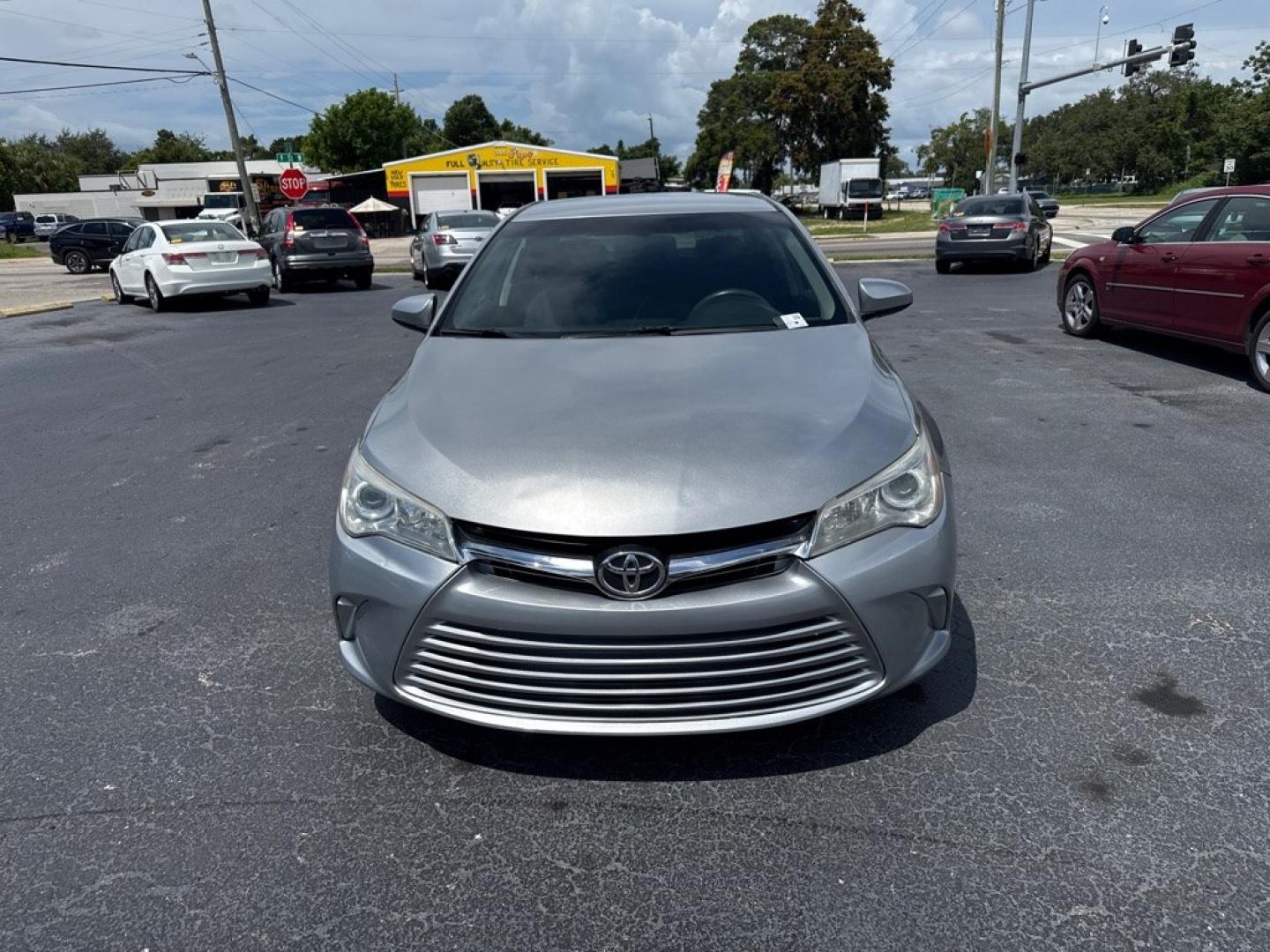 2015 SILVER TOYOTA CAMRY LE (4T1BF1FK4FU) with an 2.5L engine, Automatic transmission, located at 2929 9th St. West, Bradenton, 34205, (941) 242-2810, 27.473591, -82.570679- Photo#2