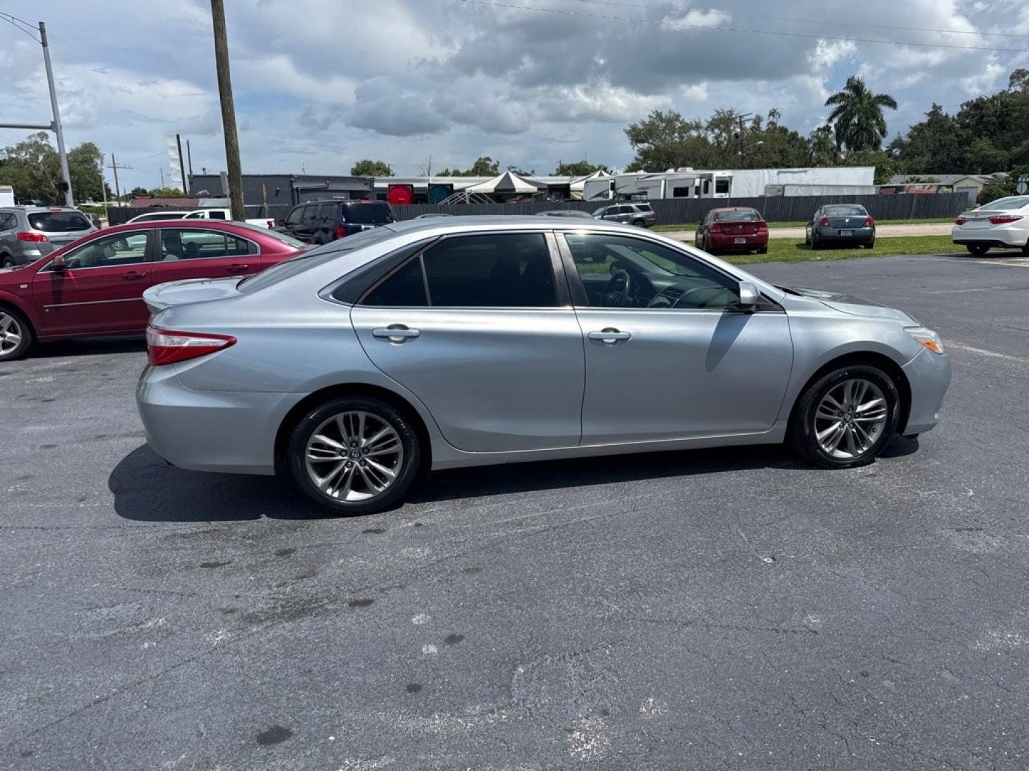 2015 SILVER TOYOTA CAMRY LE (4T1BF1FK4FU) with an 2.5L engine, Automatic transmission, located at 2929 9th St. West, Bradenton, 34205, (941) 242-2810, 27.473591, -82.570679- Photo#8