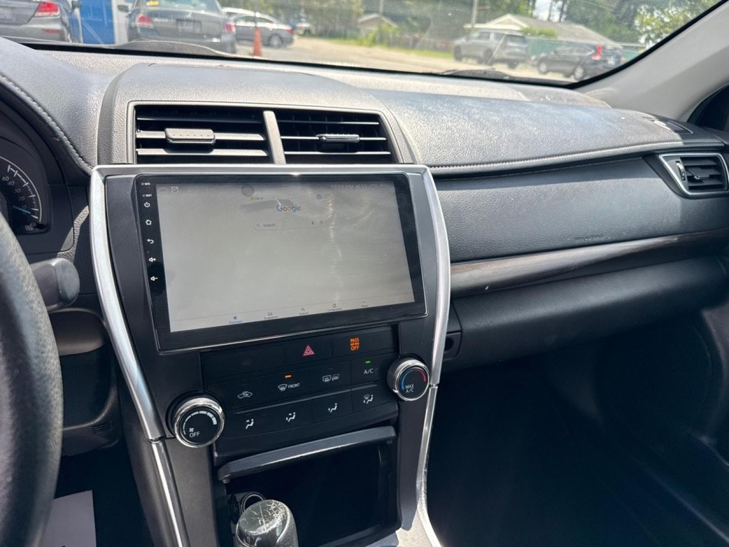 2015 SILVER TOYOTA CAMRY LE (4T1BF1FK4FU) with an 2.5L engine, Automatic transmission, located at 2929 9th St. West, Bradenton, 34205, (941) 242-2810, 27.473591, -82.570679- Photo#10