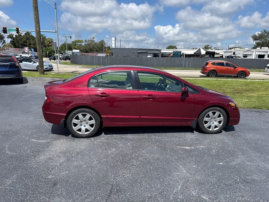 2009 RED HONDA CIVIC LX (2HGFA16599H) with an 1.8L engine, Automatic transmission, located at 2929 9th St. West, Bradenton, 34205, (941) 242-2810, 27.473591, -82.570679 - Thanks for inquring into DriveNation USA! All vehicles listed can be viewed at www.drivenationusa.com for vehicle history reports and additonal info. We cannot quote any terms such as down payments or monthly payments without an application. You can apply directly at www.drivenationusa.com or by con- Photo#8