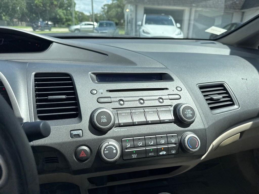 2009 RED HONDA CIVIC LX (2HGFA16599H) with an 1.8L engine, Automatic transmission, located at 2929 9th St. West, Bradenton, 34205, (941) 242-2810, 27.473591, -82.570679 - Thanks for inquring into DriveNation USA! All vehicles listed can be viewed at www.drivenationusa.com for vehicle history reports and additonal info. We cannot quote any terms such as down payments or monthly payments without an application. You can apply directly at www.drivenationusa.com or by con- Photo#11